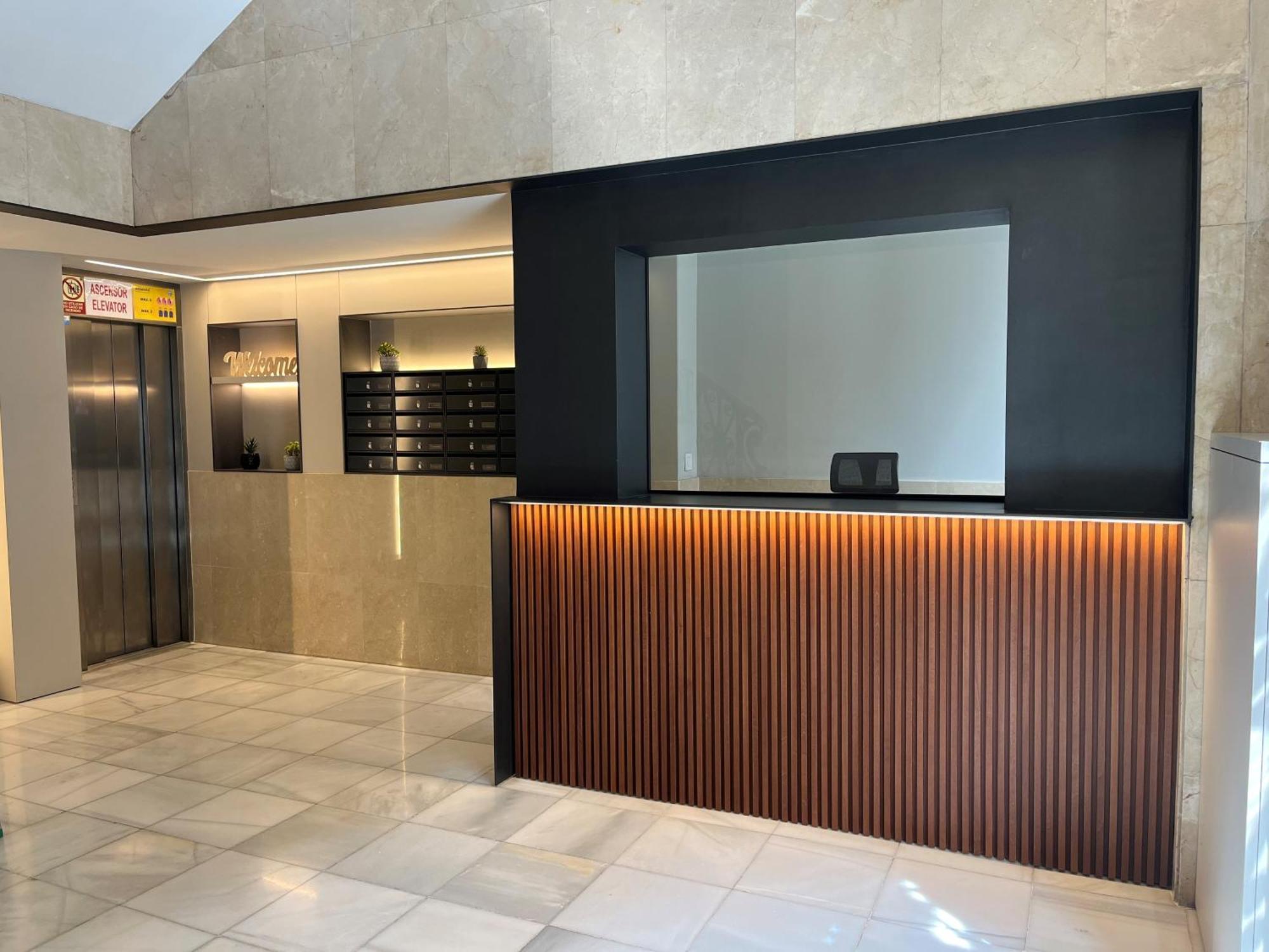 Feelathome Center Apartments — Photos 1